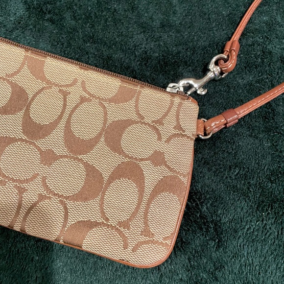 Small Coach Little Wristlet, Coin Purse - Picture 4 of 5